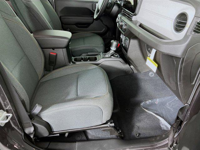 Photo of 2025 Granite Crystal Metallic Clearcoat Jeep Wrangler
