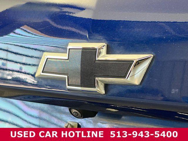 Photo of 2022 Blue Glow Metallic Chevrolet Equinox