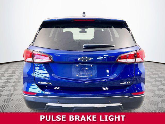 Photo of 2022 Blue Glow Metallic Chevrolet Equinox