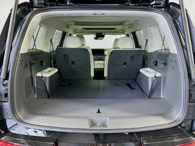 Photo of 2025 Phantom Black Hyundai SANTA FE HEV