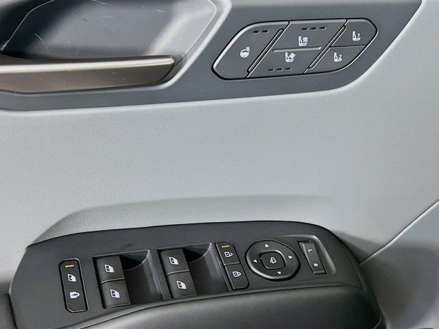 Photo of 2026 Ivory Kia EV9