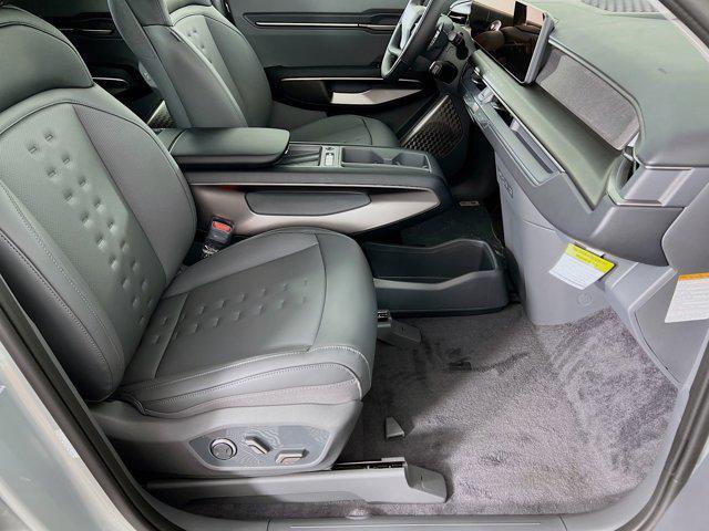 Photo of 2026 Ivory Kia EV9