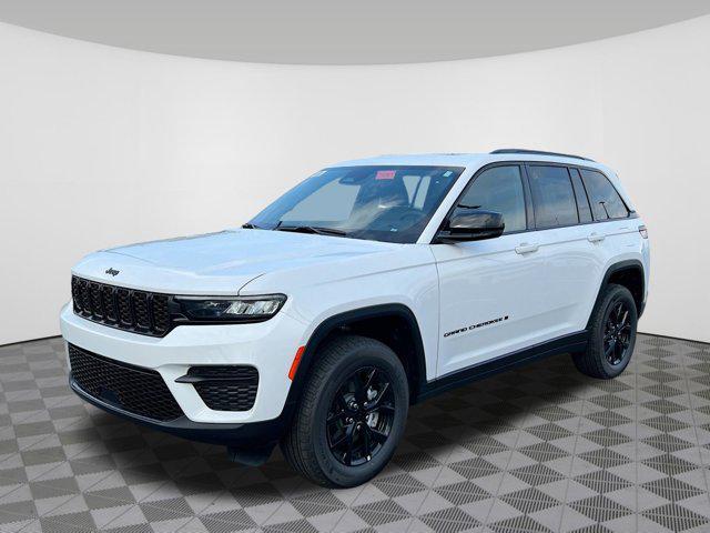 Photo of 2025 Bright White Clearcoat Jeep Grand Cherokee