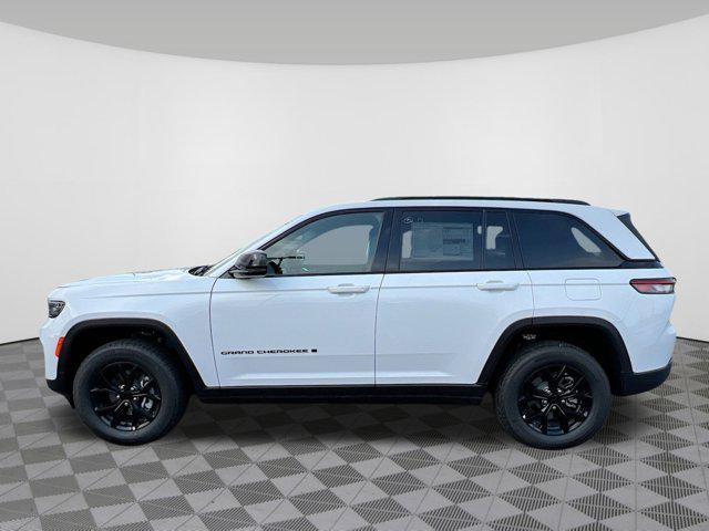 Photo of 2025 Bright White Clearcoat Jeep Grand Cherokee