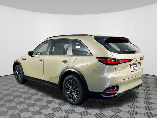 Photo of 2025 Zircon Sand Metallic Mazda CX-70