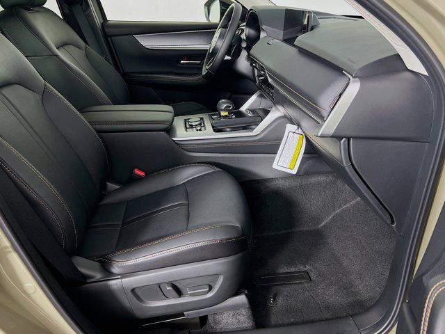 Photo of 2025 Zircon Sand Metallic Mazda CX-70