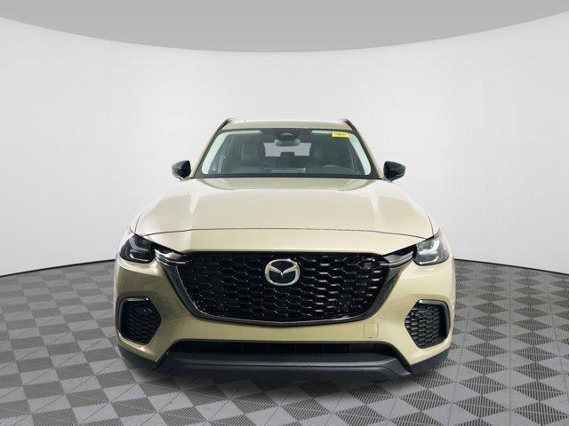 Photo of 2025 Zircon Sand Metallic Mazda CX-70