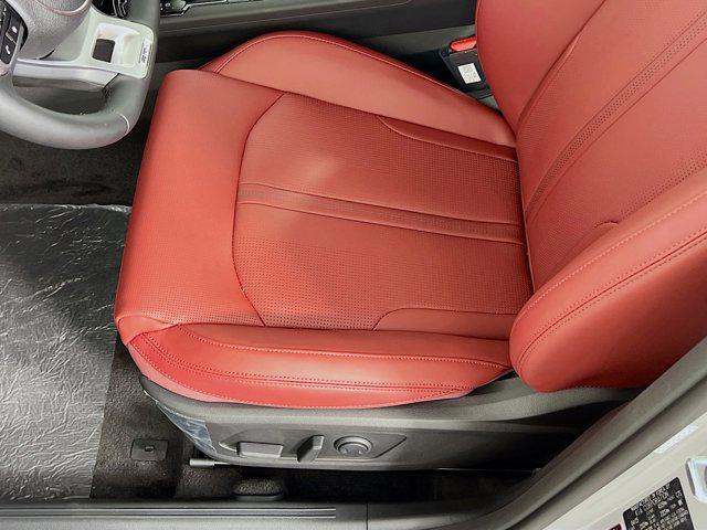 Photo of 2025 Wolf Gray Kia K5