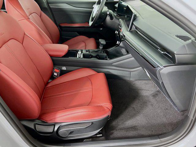 Photo of 2025 Wolf Gray Kia K5