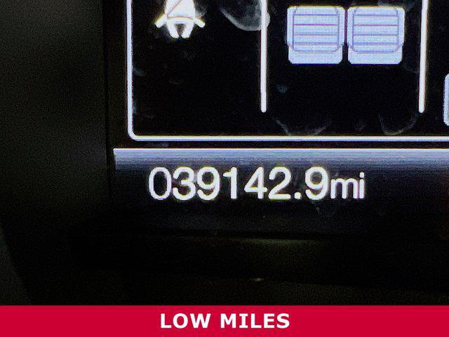 Photo of 2024 Oxford White Ford Edge