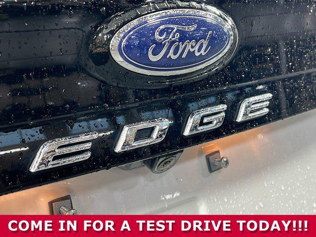 Photo of 2024 Oxford White Ford Edge