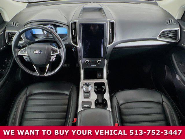 Photo of 2024 Oxford White Ford Edge