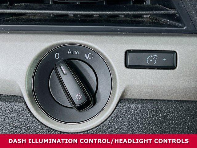 Photo of 2021 Platinum Gray Metallic Volkswagen Passat