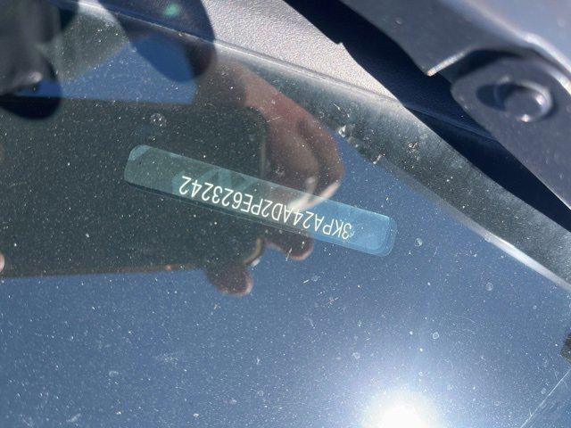 Photo of 2023 Clear White Kia Rio