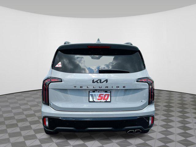 Photo of 2025 Wolf Gray Kia Telluride