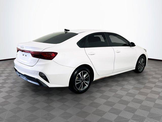 Photo of 2023 Snow White Pearl Kia Forte