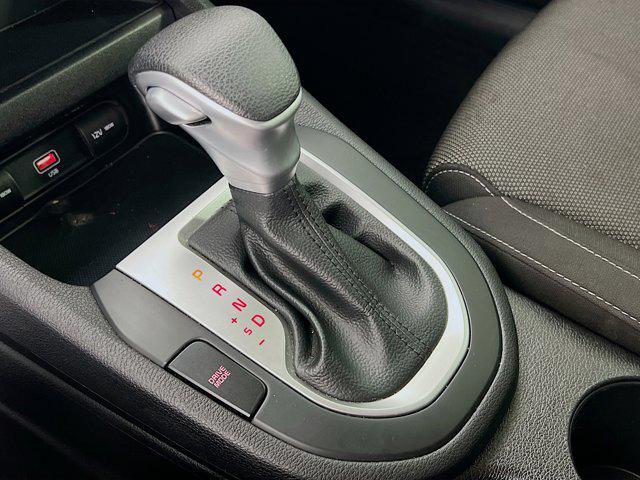 Photo of 2023 Snow White Pearl Kia Forte