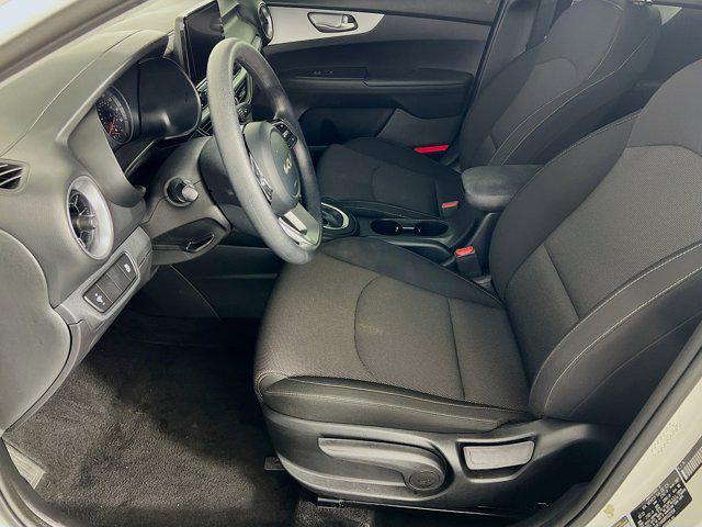 Photo of 2023 Snow White Pearl Kia Forte