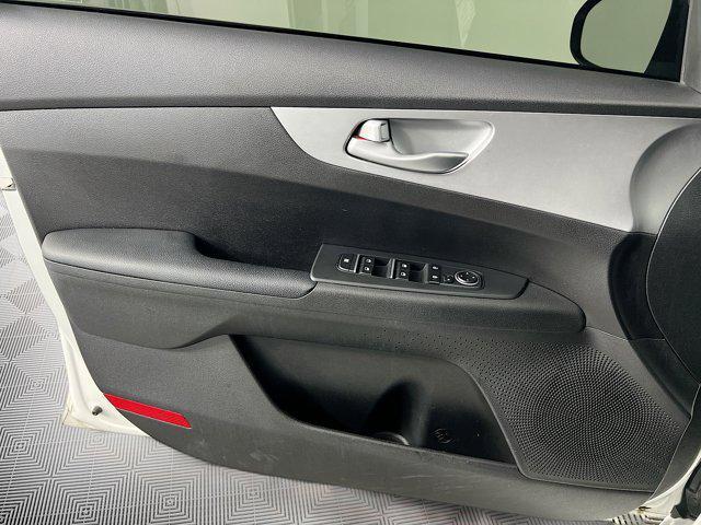 Photo of 2023 Snow White Pearl Kia Forte
