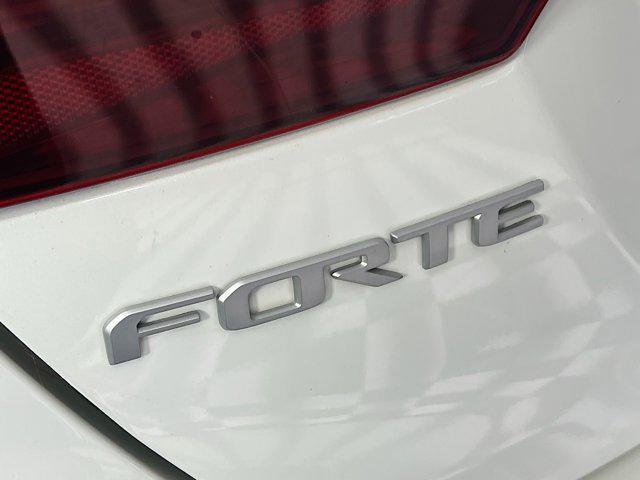 Photo of 2023 Snow White Pearl Kia Forte