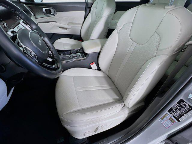 Photo of 2022 Wolf Gray Kia Sorento