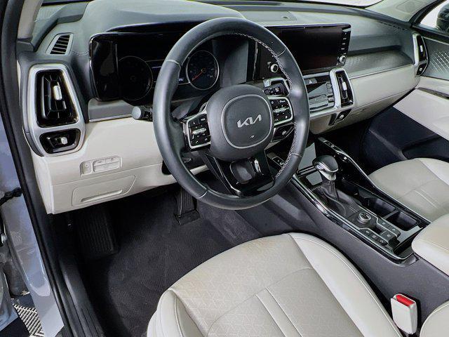 Photo of 2022 Wolf Gray Kia Sorento