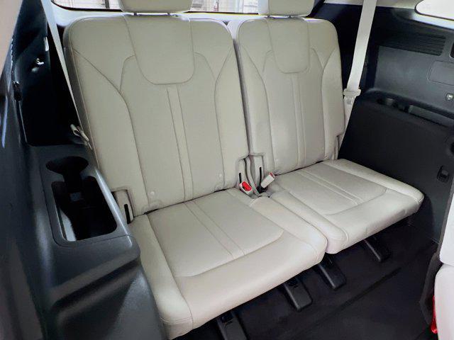Photo of 2022 Wolf Gray Kia Sorento