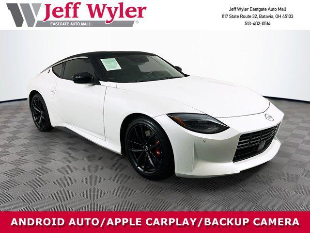 Photo of 2023 Everest White Pearl/Super Black Nissan Z