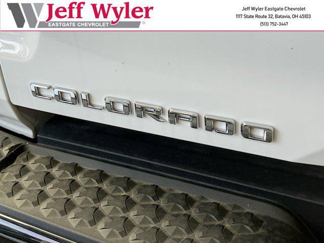Photo of 2025 Summit White Chevrolet Colorado
