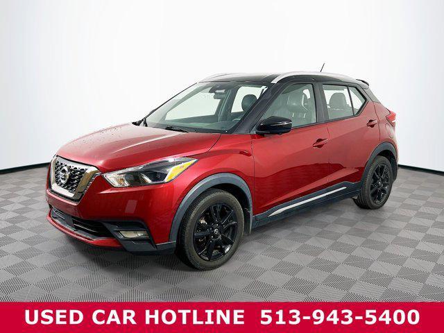 Photo of 2020 Cayenne Red/Super Black Nissan Kicks