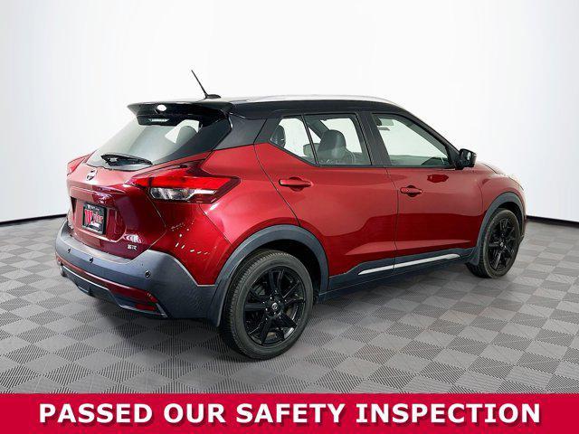 Photo of 2020 Cayenne Red/Super Black Nissan Kicks