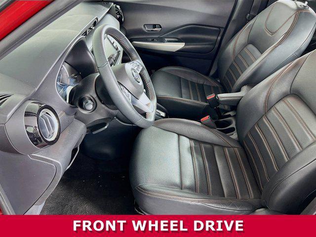 Photo of 2020 Cayenne Red/Super Black Nissan Kicks