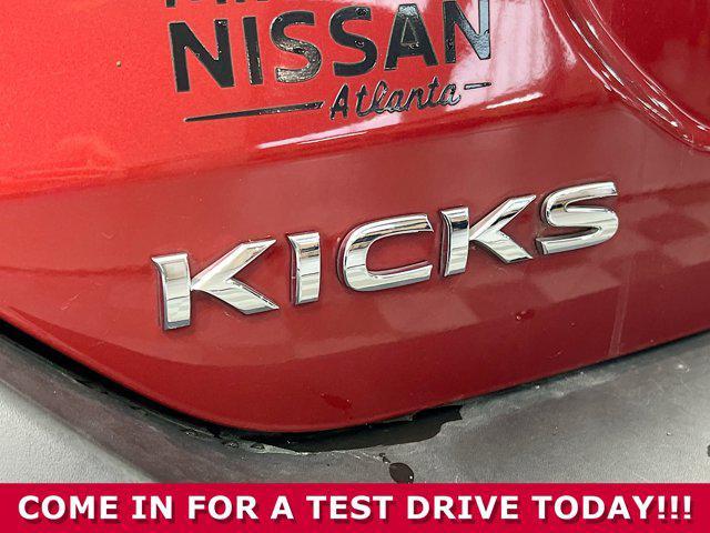 Photo of 2020 Cayenne Red/Super Black Nissan Kicks