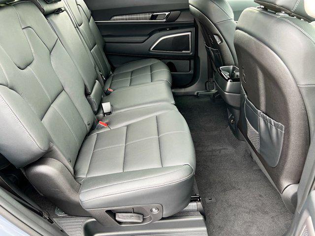 Photo of 2025 Everlasting Silver Kia Telluride