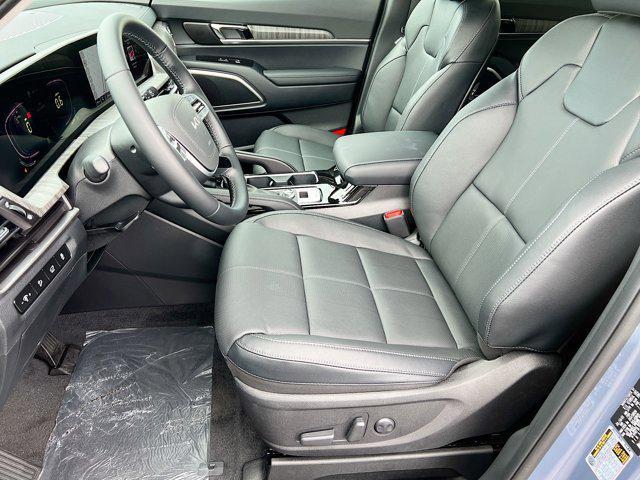 Photo of 2025 Everlasting Silver Kia Telluride
