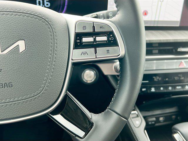 Photo of 2025 Everlasting Silver Kia Telluride