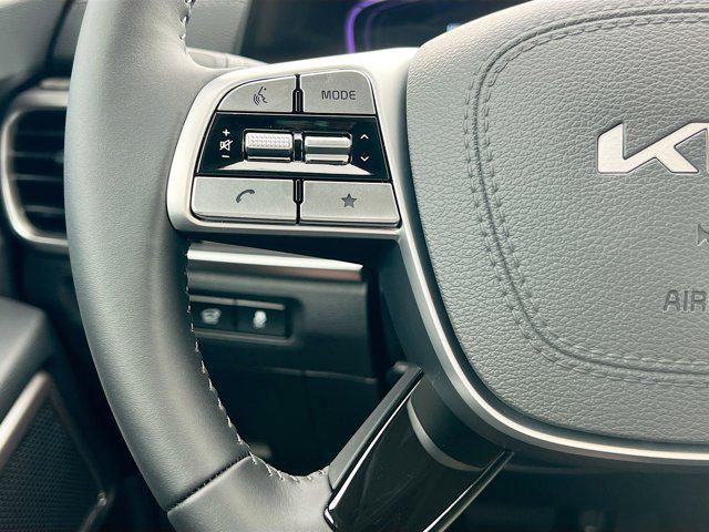 Photo of 2025 Everlasting Silver Kia Telluride