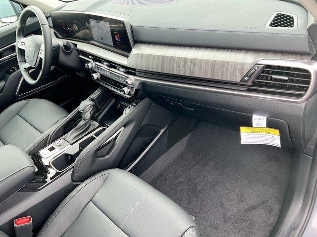 Photo of 2025 Everlasting Silver Kia Telluride