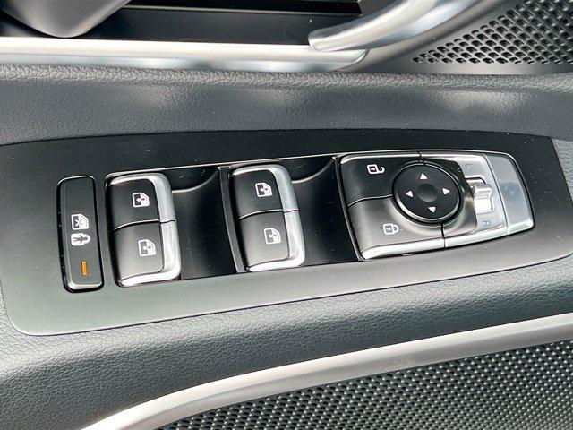 Photo of 2025 Everlasting Silver Kia Telluride