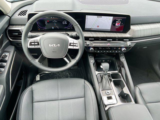 Photo of 2025 Everlasting Silver Kia Telluride