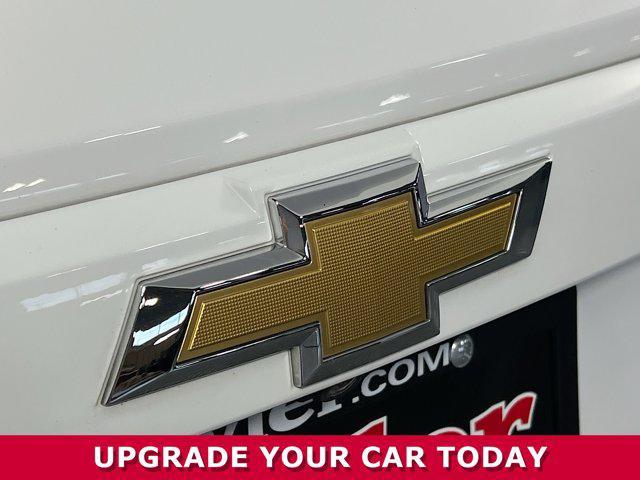 Photo of 2022 Summit White Chevrolet Trax