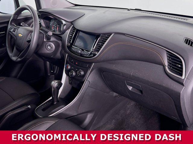 Photo of 2022 Summit White Chevrolet Trax