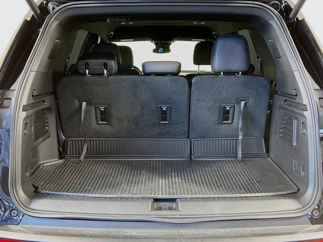 Photo of 2025 Mosaic Black Metallic Chevrolet Traverse