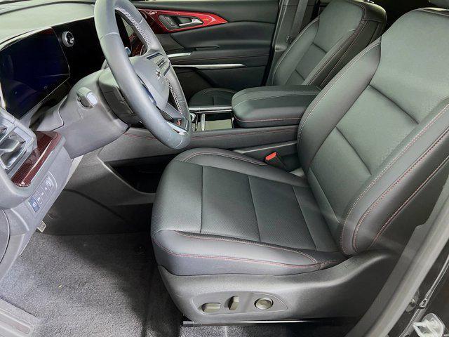Photo of 2025 Mosaic Black Metallic Chevrolet Traverse