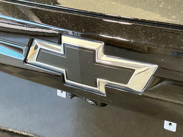 Photo of 2025 Mosaic Black Metallic Chevrolet Traverse