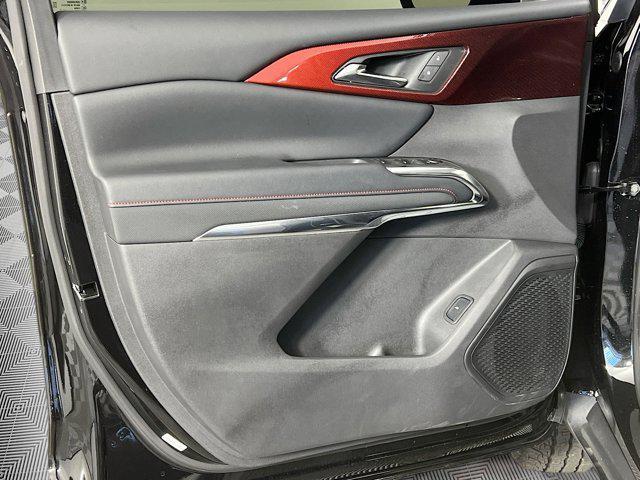 Photo of 2025 Mosaic Black Metallic Chevrolet Traverse