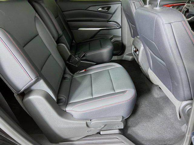 Photo of 2025 Mosaic Black Metallic Chevrolet Traverse
