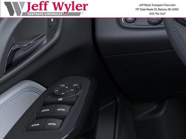 Photo of 2025 Summit White Chevrolet Trax