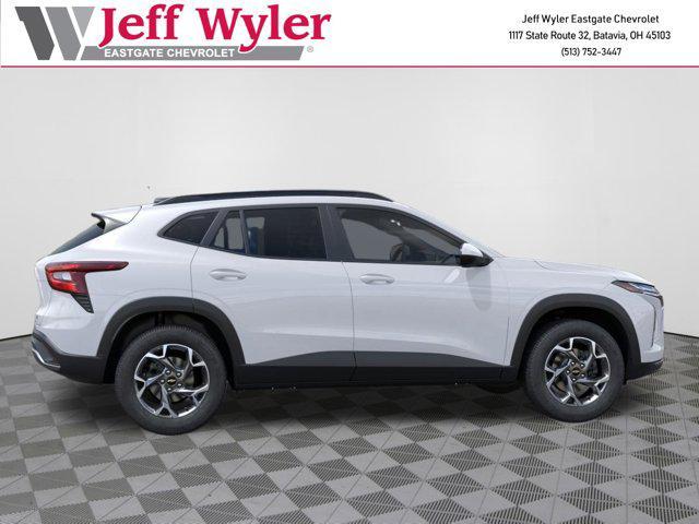 Photo of 2025 Summit White Chevrolet Trax