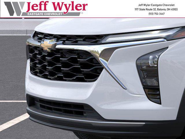 Photo of 2025 Summit White Chevrolet Trax